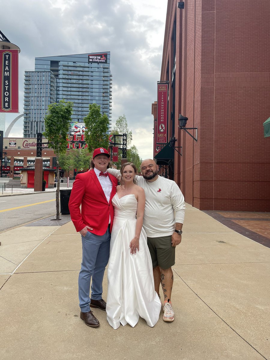 Please join me in wishing Beau and Caitlyn a happy life as husband and wife! They spotted me as they were walking from getting married on the field at Busch and took some pics with them. If you know them please tag and wish happy 4ever life together @Cardinals nation #ForTheLou