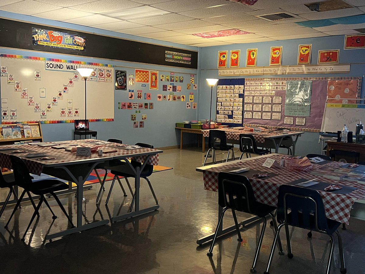 McTeacher5's tweet photo. ☕️ Welcome to Café Valley.
Prek-5 Book Tasting night!
#teamvalley #mcconkeymonsters
@SRV_CUSD_4 @jcollierprinsrv @harperValley07 @BrandlyMariah @LeadyBonita https://t.co/HStK8E8nVZ
