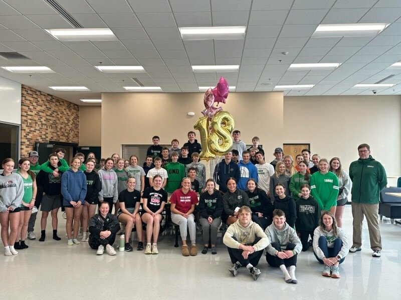 thompson_track's tweet photo. Happy 18th Bday to our senior Addison Roller! This was our "Team Meeting" for today.
#TommiePride 🐯 https://t.co/M8exB9f5rL