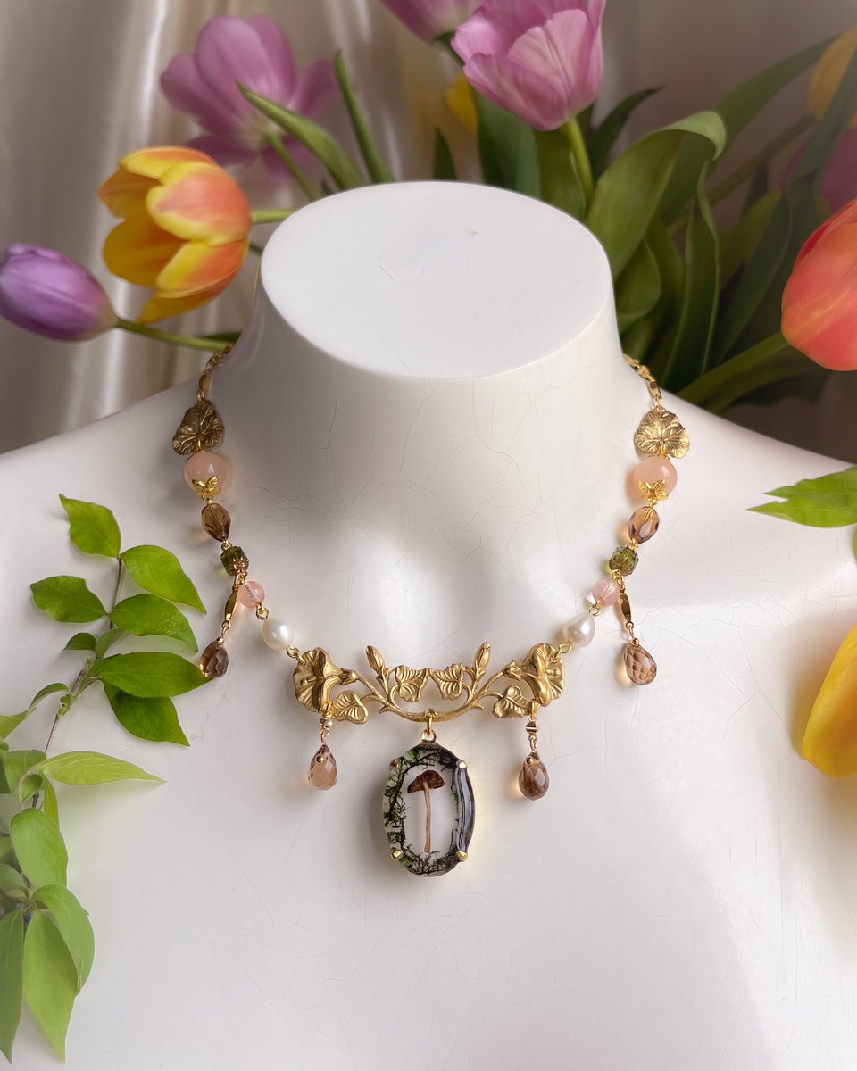 buggirl's tweet photo. comment your name if i can name a pretty piece of jewelry after u 🌿🍄‍🟫🌷 https://t.co/qQCiday2uM