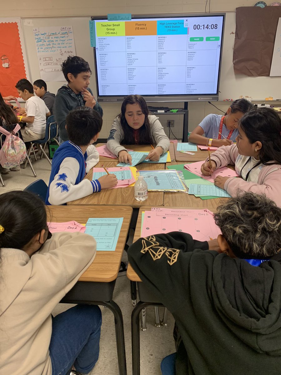 💥I popped in to @JoshuaLeeGonzal 4th grade Math Class @BlackES_AISD and experienced him implementing Math STAAR 10 Day Plan in small groups. @maty_orozco @nparedes2000 @A_Hart73 @MathCoachMJ @eureka_math @AldineISD @AldineISD @SibrianLeticia @Mrssmart615 Awesome Job! 💥