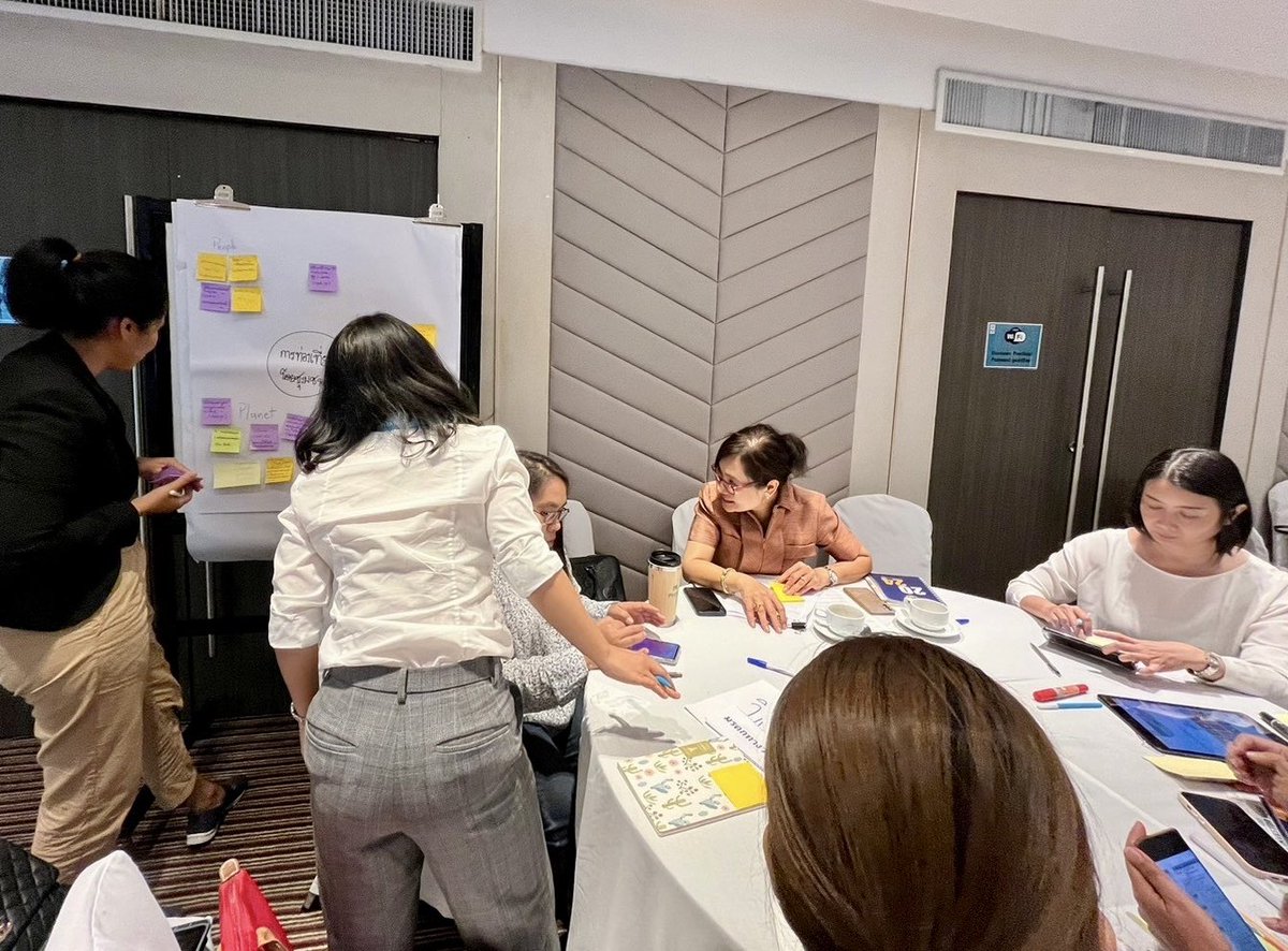 Congrats to all the participants to our #SDGLocalization workshop in #Phuket. Strong commitment & enthusiasm to learn, share and co-design solutions to reduce the #carbon footprint & strengthen #inclusion in the tourism sector @UNDPThailand @DOT_Thailand #SDGLocalTH