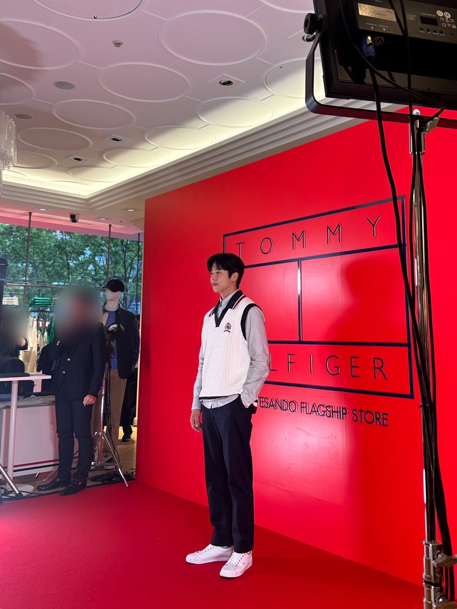 YNKentofficial's tweet photo. [📸] #데일리엔캠

동에 번쩍 서에 번쩍✨
두 가지 매력에 흠뻑 빠졌던
행사장 속 종협 배우의 데일리📸

#채종협 #Chaejonghyeop https://t.co/OlpxMaY8ry