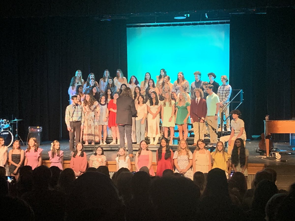 wcsPHSkr's tweet photo. Great performance by PHS &amp; PMS choral groups tonight! @wcsPHSkh https://t.co/cyJDDEUAlk