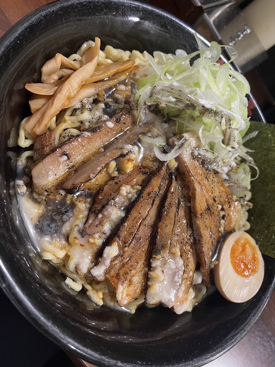 🍜 油そば春日亭  本店

🍜東京グルメ　池袋駅

🍜とん黒油そば　特盛り