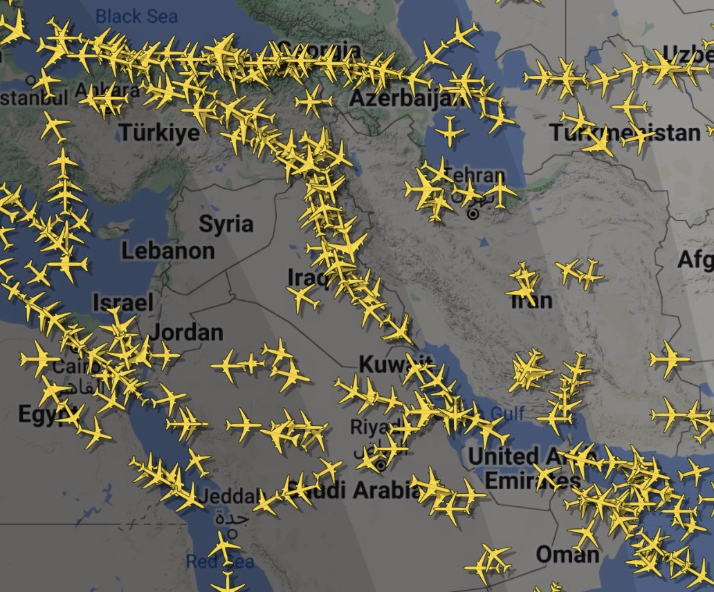 🚨🇮🇱🇮🇷🇸🇾 Air spaces being CLEARED after explosions reported in Syria & Iran.