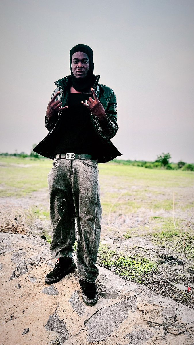 Nautical_BT's tweet photo. New music visualizer coming out soon🎙️🎉🔥

https://t.co/pybNEcES0R

#bagtalkmusic #letdemtalk #southside https://t.co/Edh38WTZoP