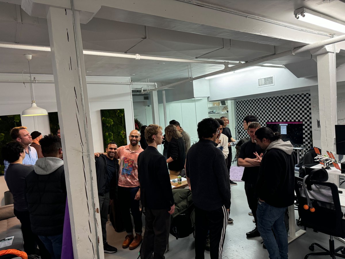 It was fun hosting the @supabase & @SpilltApp teams at our office for their NYC meet-up!