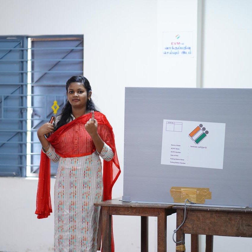 ErodeSVEEP's tweet photo. Today's the Day! 🗳️
Voters are making their voices heard. Join them, cast your vote, and make your mark!
#தேர்தல்திருவிழாதேசத்தின்பெருவிழா #VoteErodeVote #GoVoteTN #UngalLikeUngalVakkurudhi #TNElections2024 #deshkaparv #Election2024 #SVEEP #ECI https://t.co/wyc0dIzVIe