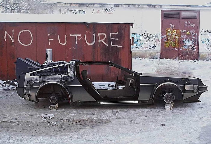 Looks like someone needs a new flux capacitor!
tjrlife.com
#tjrlife
#nofuture #nofutureisreal #deloreanoutoftime #backtothefuturefail #flattire