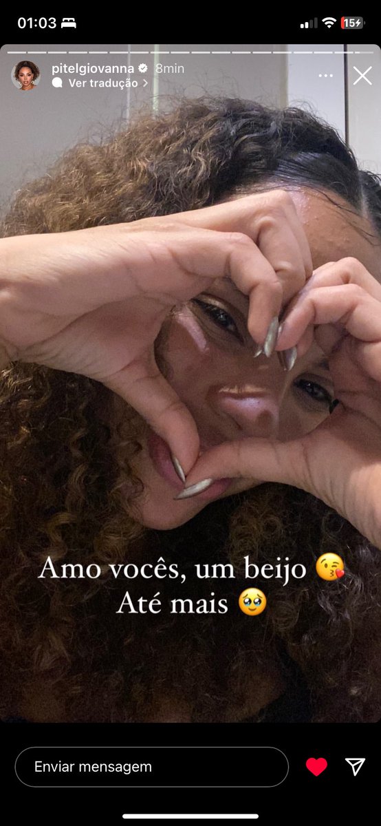 os olhinhos cheios de lágrima… eu tô igual aqui do outro lado da tela. te amo tanto, menina. tu tá recebendo todo amor que merece, você merece sim isso tudo. é lindo te ver caminhar e traçar seu caminho próspero. é só o começo. a vida já sorriu pra vc! tmj toda vida 🩵