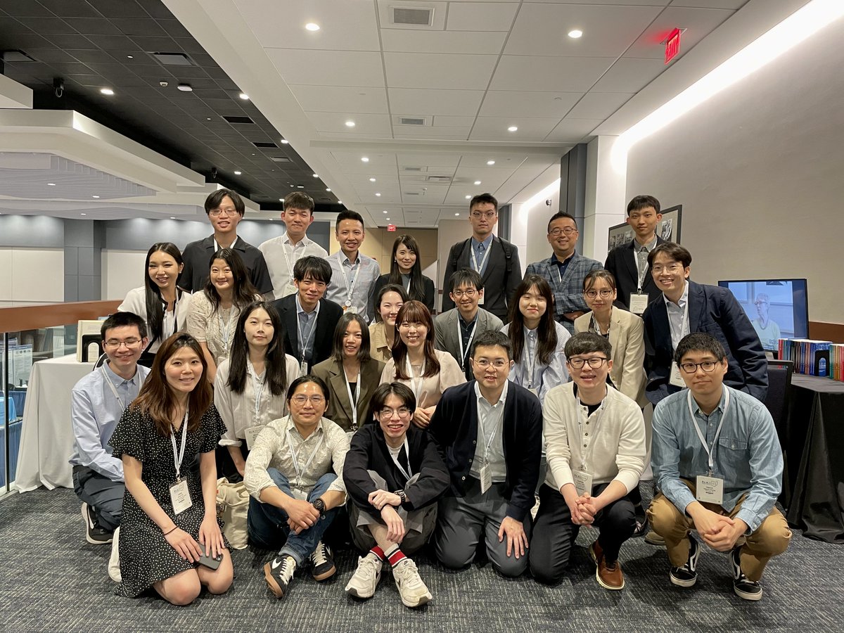 ufsoc's tweet photo. Plus today's READI (Research on East Asian Demography and Inequality) student/postdoc meet-up was a GREAT turnout! Special thanks to Kylie Yim for taking such a nice group photo https://t.co/tFwgOkrXd8