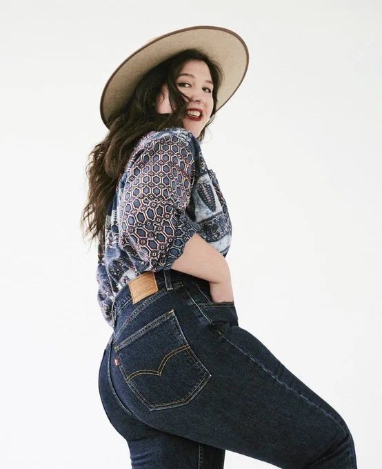 matty healy: i'm gonna kms if she leaves me 

lucy dacus: