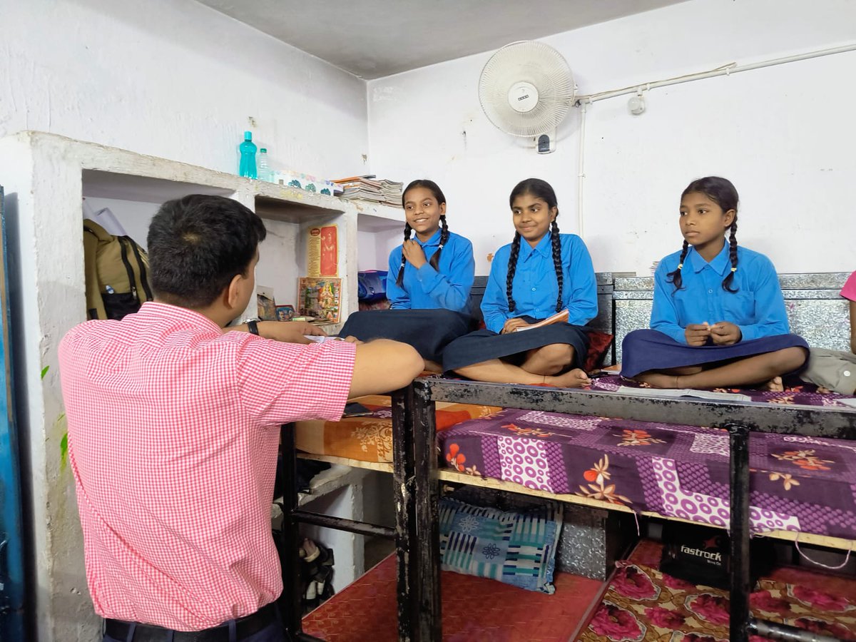 BrlpsM's tweet photo. DDC sir visited Ambedkar SC&amp;ST School  and interacted with students and took the feedback regarding DKR and Cleanliness services of the school.After that a review meeting of all the SC&amp;ST schools were done in which DWO sir,all the BWOs,Headmasters and Jeevika Team was present. https://t.co/nzVYP8GbDZ