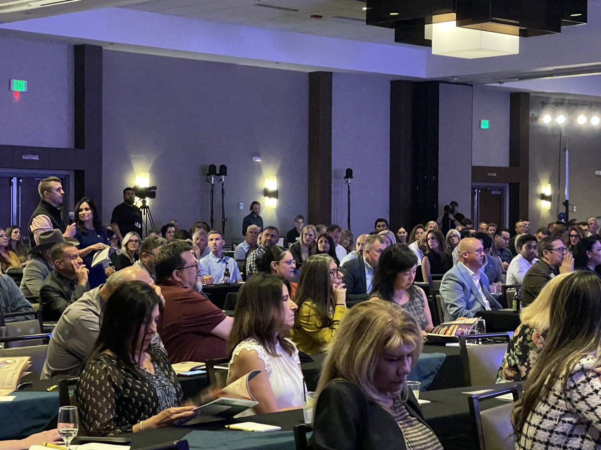 Thank you to Vanessa Vasconcelos for her leadership skills as MC and moderator for audience questions!
#EDCREF19 #FresnoBusiness #fresnoevents #brokerevents #FresnoRealEstate