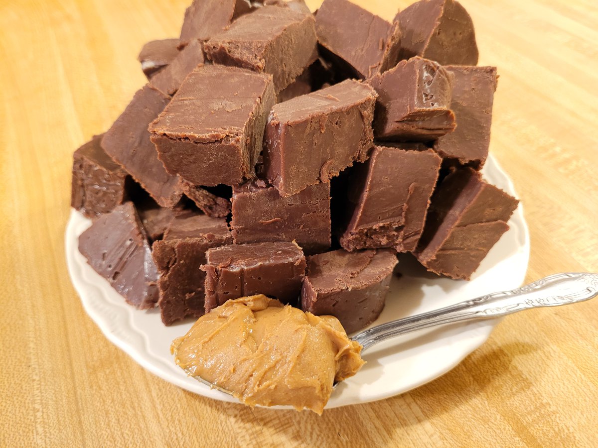 Old-Fashioned Chocolate Peanut Butter Fudge!🍫🥜

youtu.be/KL7UUGwBEf0

#foodie #foodies #dinner #dinnertime #foodblog #foodblogger #recipe #cooking #easyrecipes #dessert #ThursdayVibes #ThursdayThoughts #ThursdayMotivation #Thursday #chef #ParnellTheChef