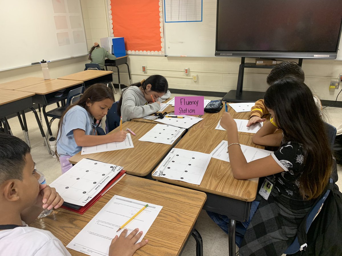 🎯Amazing job Ms. Catala 4th grade TWDL Math Teacher @BlackES_AISD Math STAAR Review is being implemented with small groups/stations. @MathCoachMJ @SibrianLeticia @Mrssmart615 @AldineISD @A_Hart73 @nparedes2000 @eureka_math @AldineEsl