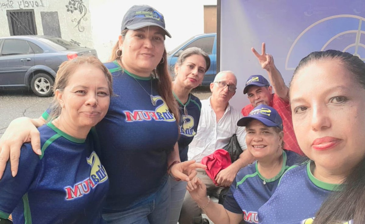 Nuestra presidenta profesora Yusbely Orellana, junto al equipo que apoyó la organización de la Jornada Visual hoy en Guanare. 

Activados Construyendo un País de Ciudadanos!

#ElCompromisoEsContigoPortuguesa 

#ElEsequiboEsNuestro

@nicolasmaduro 
@primitivo_cedeno