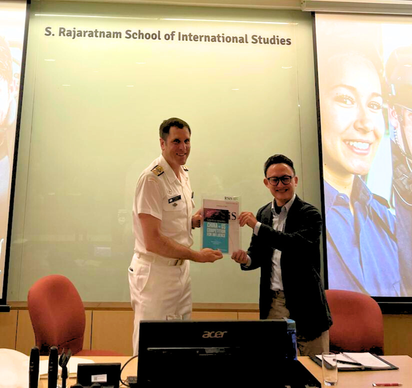 Dynamic interaction with @RSIS_NTU by Commander @RoyalCanNavy Admiral Angus Topshee in Singapore to conduct visit with the #republicofsingaporenavy and reinforce bilateral relationship under Canada’s IPS. Fascinating range of questions from faculty/students