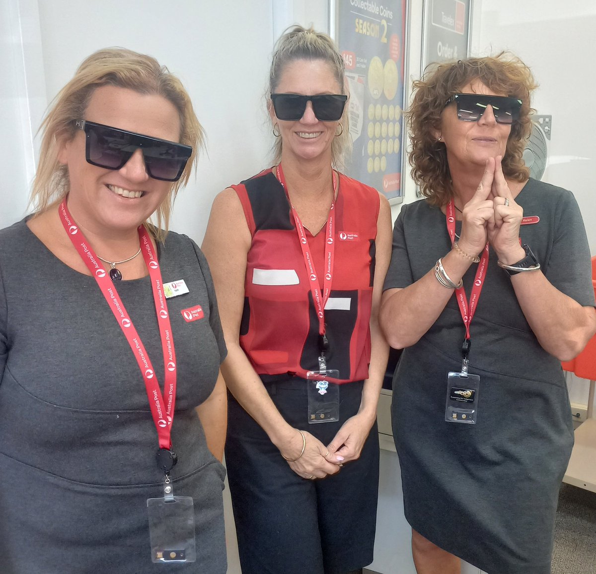 They call themselves Charlie's angels 

All wearing devantier.shop sunnies