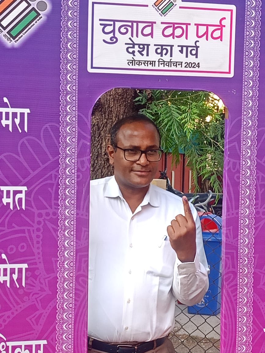 basava_ias's tweet photo. I fulfilled my responsibility to make Indian democracy strong. Hope you do too … ⁦@ECISVEEP⁩ https://t.co/8e65nBbDPC