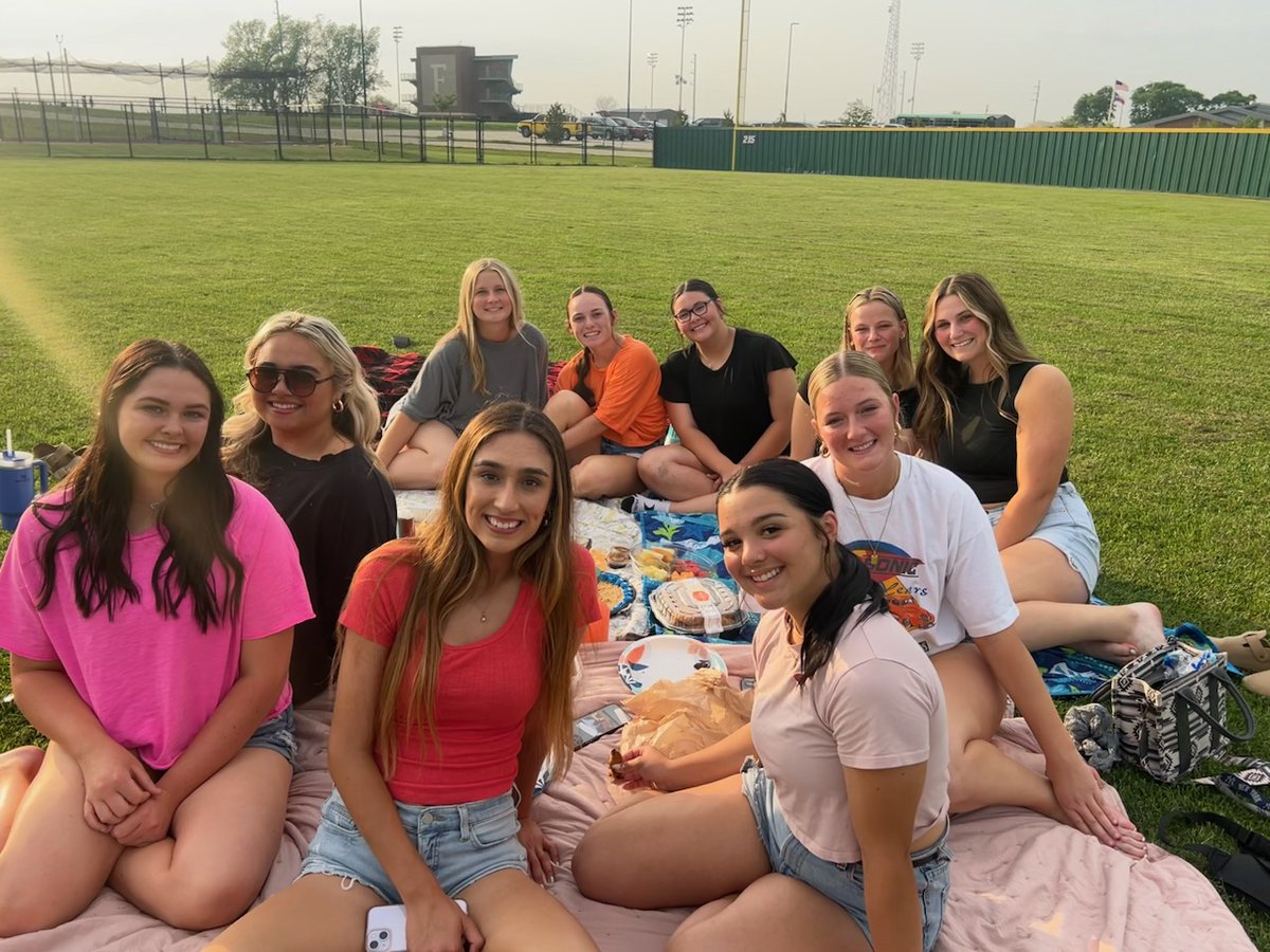 🌻Sunset Team Picnic It's all the little things that keep this culture so rich! #farmernation