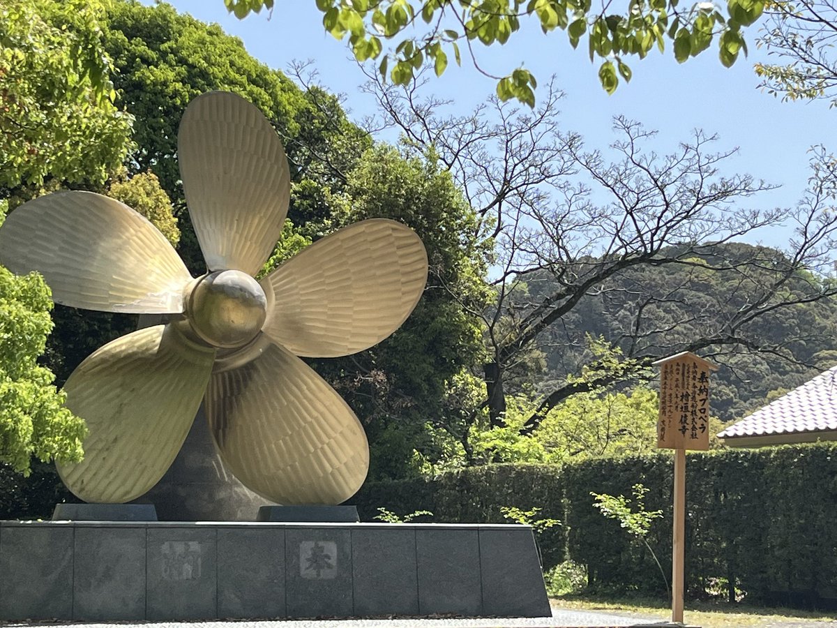 「サラブレッド(不在)餌を要求してる道産子クソデケェプロペラ 」|朝野 川崎@趣味垢のイラスト