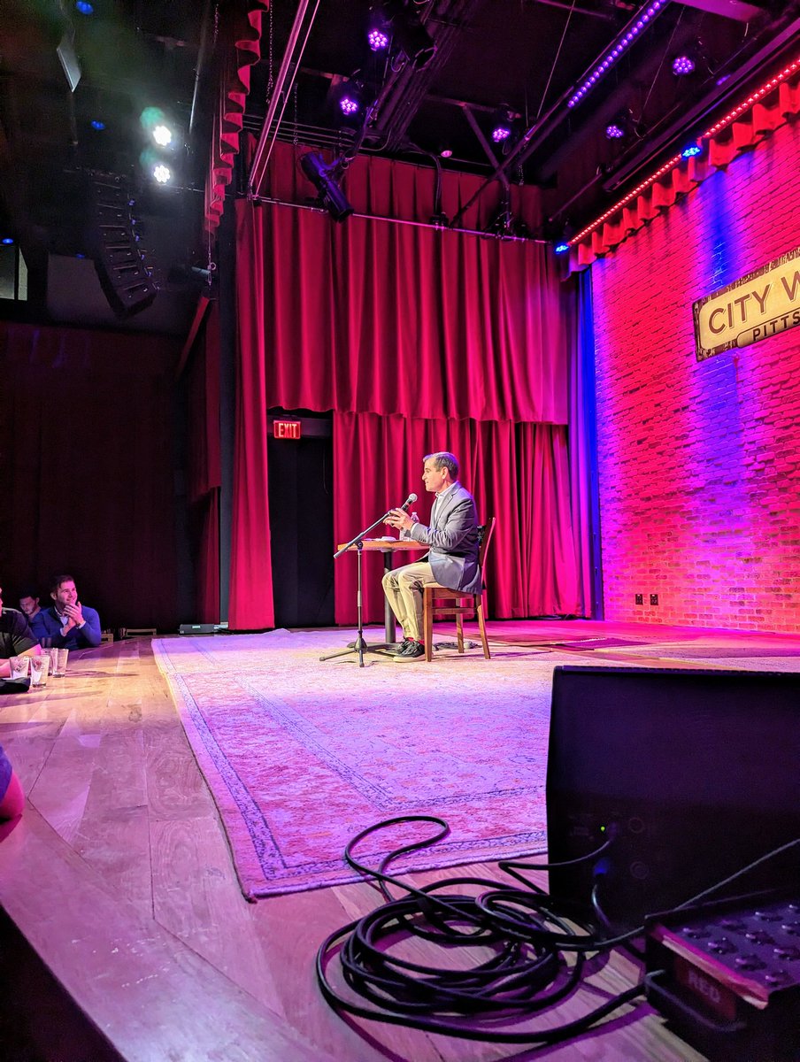 Everyone in the @LeBatardShow universe should go see @DavidPSamson live. And also, Dan...you need to join him and have the off air conversations in these settings.