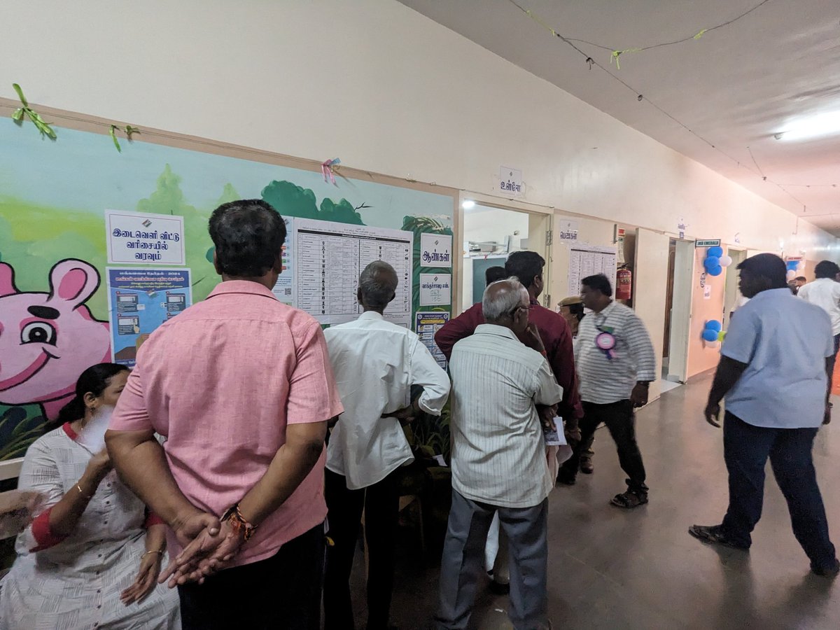 Polling has commenced in the Vellore constituency, and voters from the city are demonstrating interest in casting their votes in the morning. #ElectionWithTNIE @xpresstn