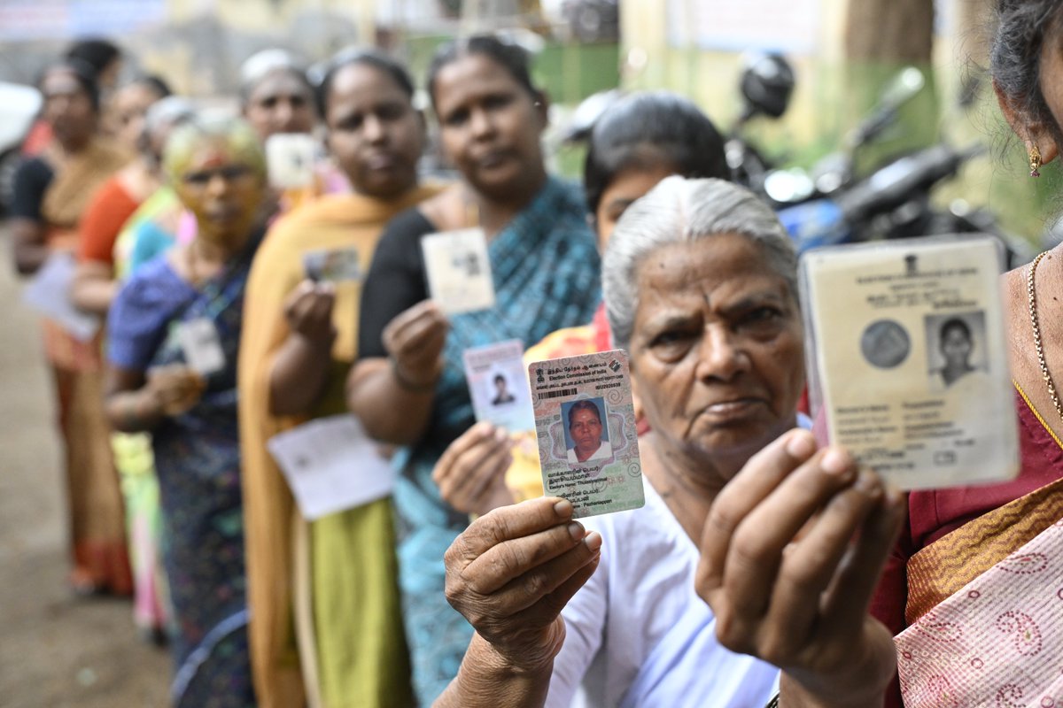 Voters wait for their turn to cast their vote for the #LokSabhaElection2024 at a polling station at Sanganoor in #Coimbatore on Friday. 📸: @peri_periasamy @THChennai @the_hindu