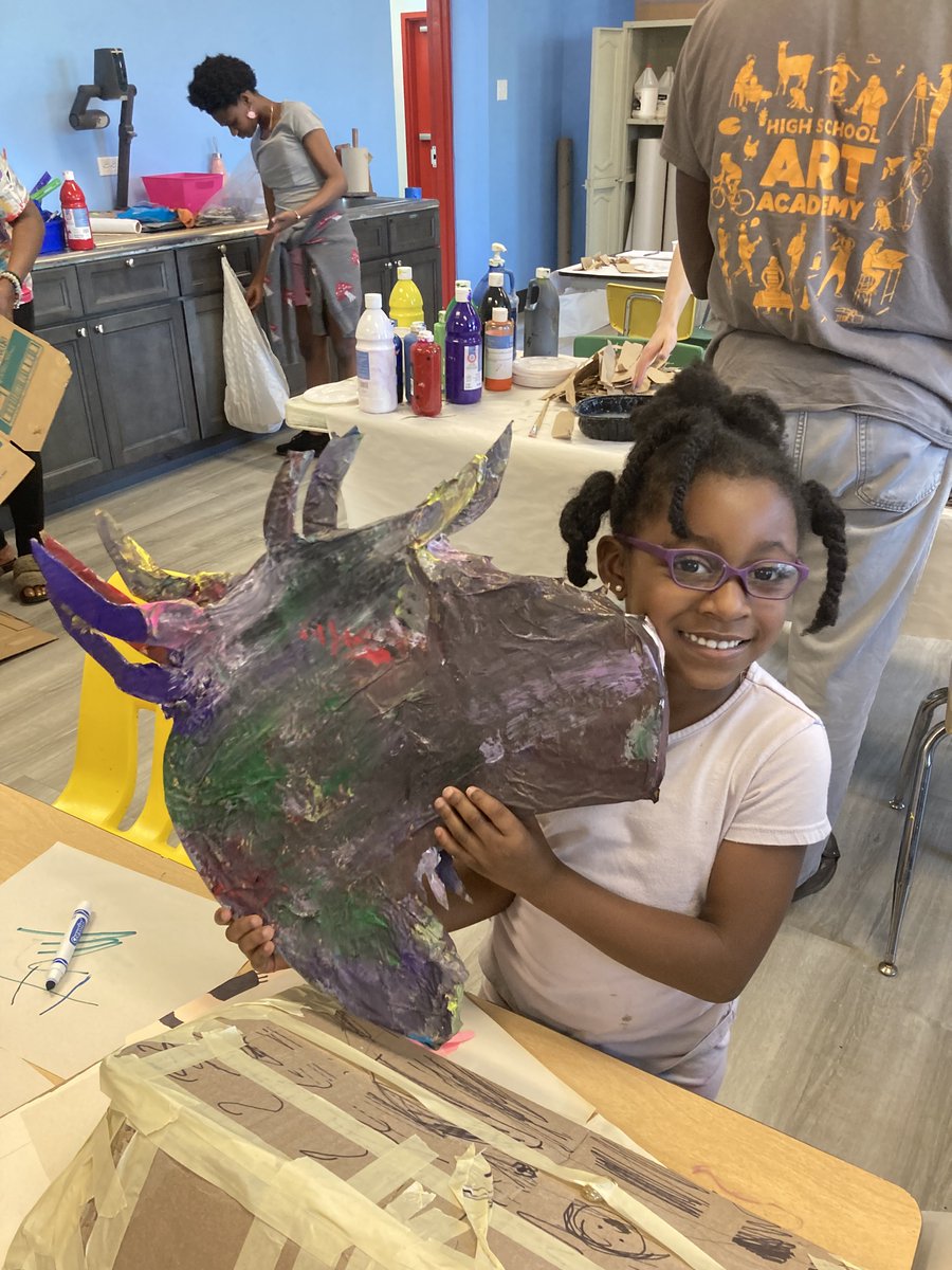 CanvasMiracles's tweet photo. Another fun day at Wesley House! The creativity was flowing as we learned to add detail to our Giant Puppets for the Cattywampus Parade on May 19TH. This year’s parade theme is “We Dwell Together,” https://t.co/DTeo2swLaN