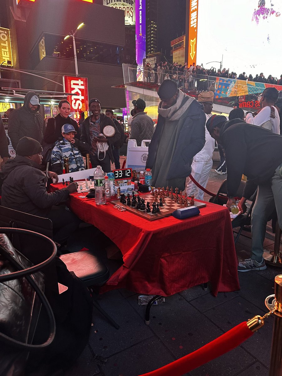 AdandaChuku's tweet photo. Big ups to @Tunde_OD
#chessathon https://t.co/us5xDCfwKq