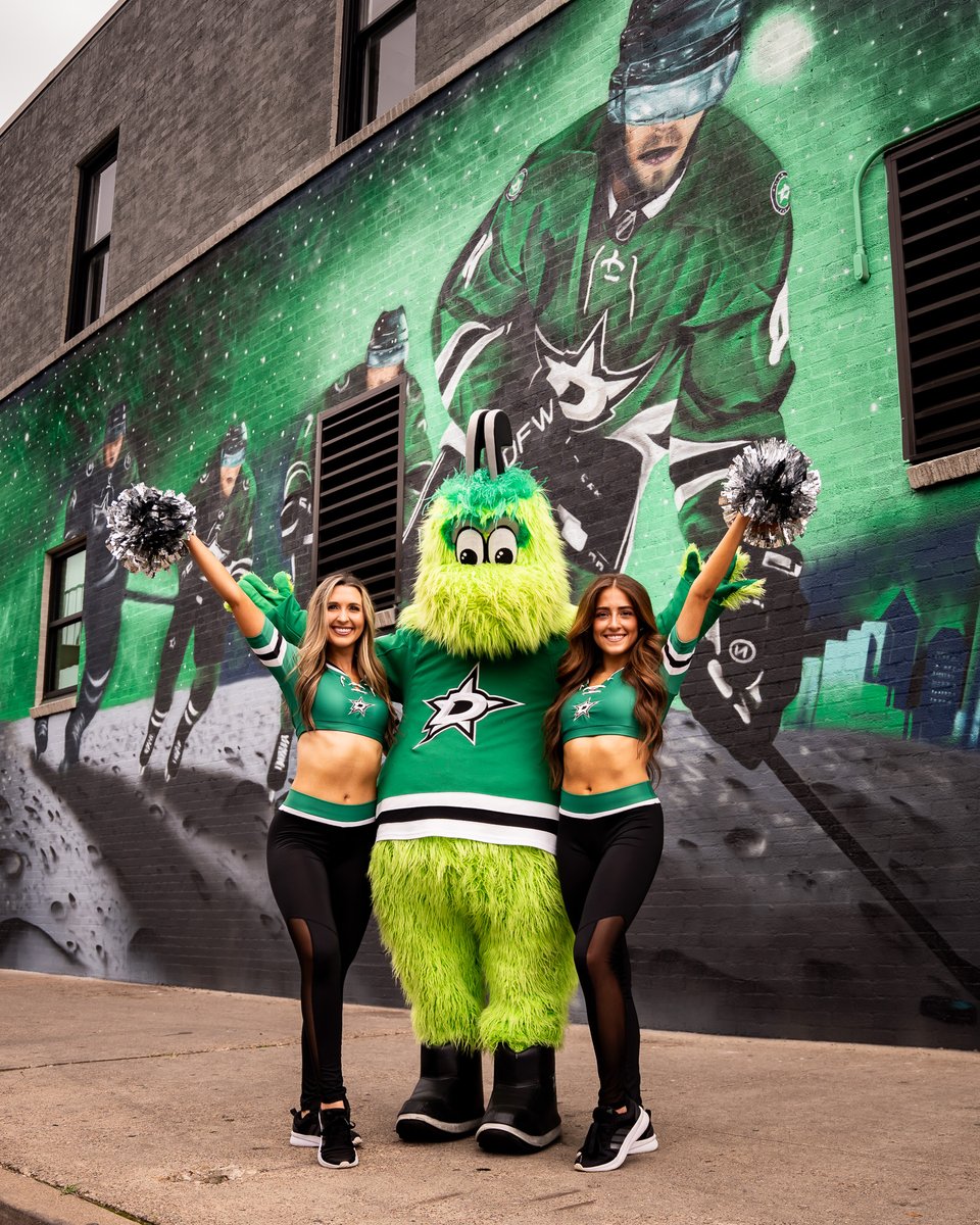 It's time to paint our town Victory Green, literally! 🟢🖌️ We're taking over Lower (Victory) Greenville with a new mural, just in time for playoffs, on the corner of Greenville Avenue and Sears Street! Tag us in your pics in front of it showing off your #TexasHockey spirit! 📸