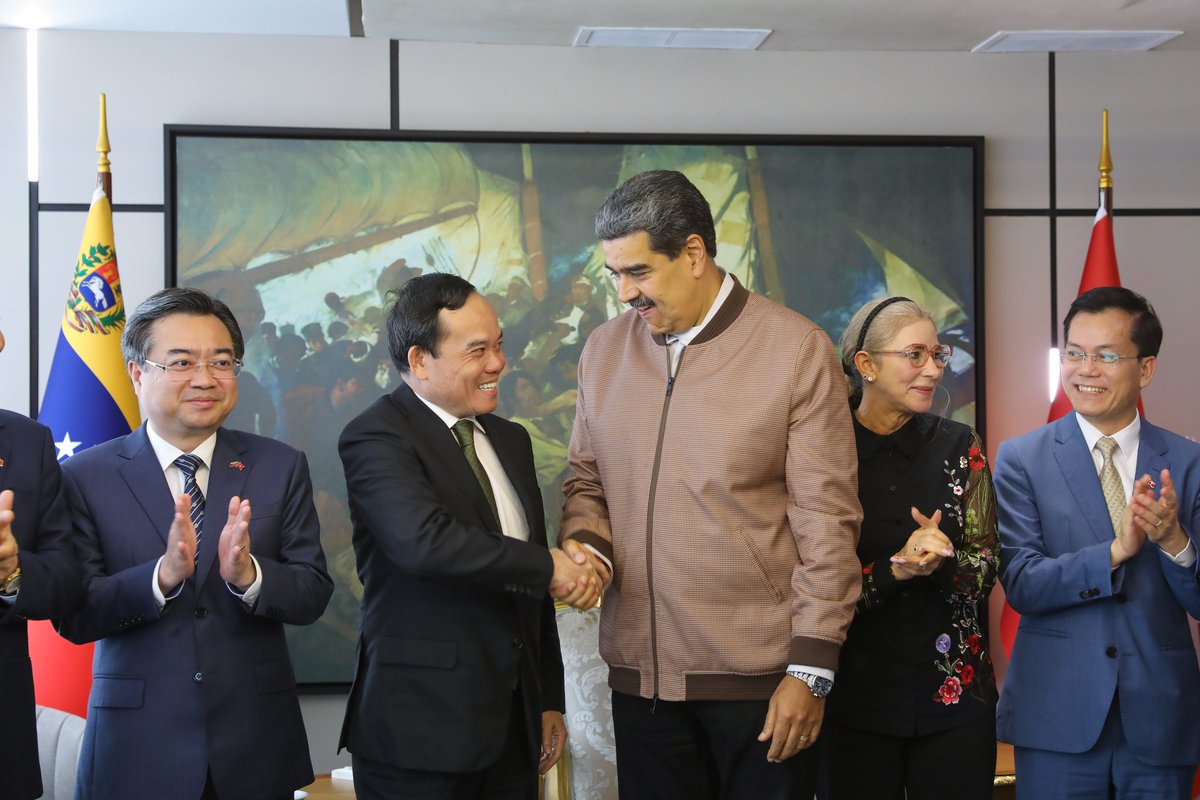 Nicolás Maduro tweet media