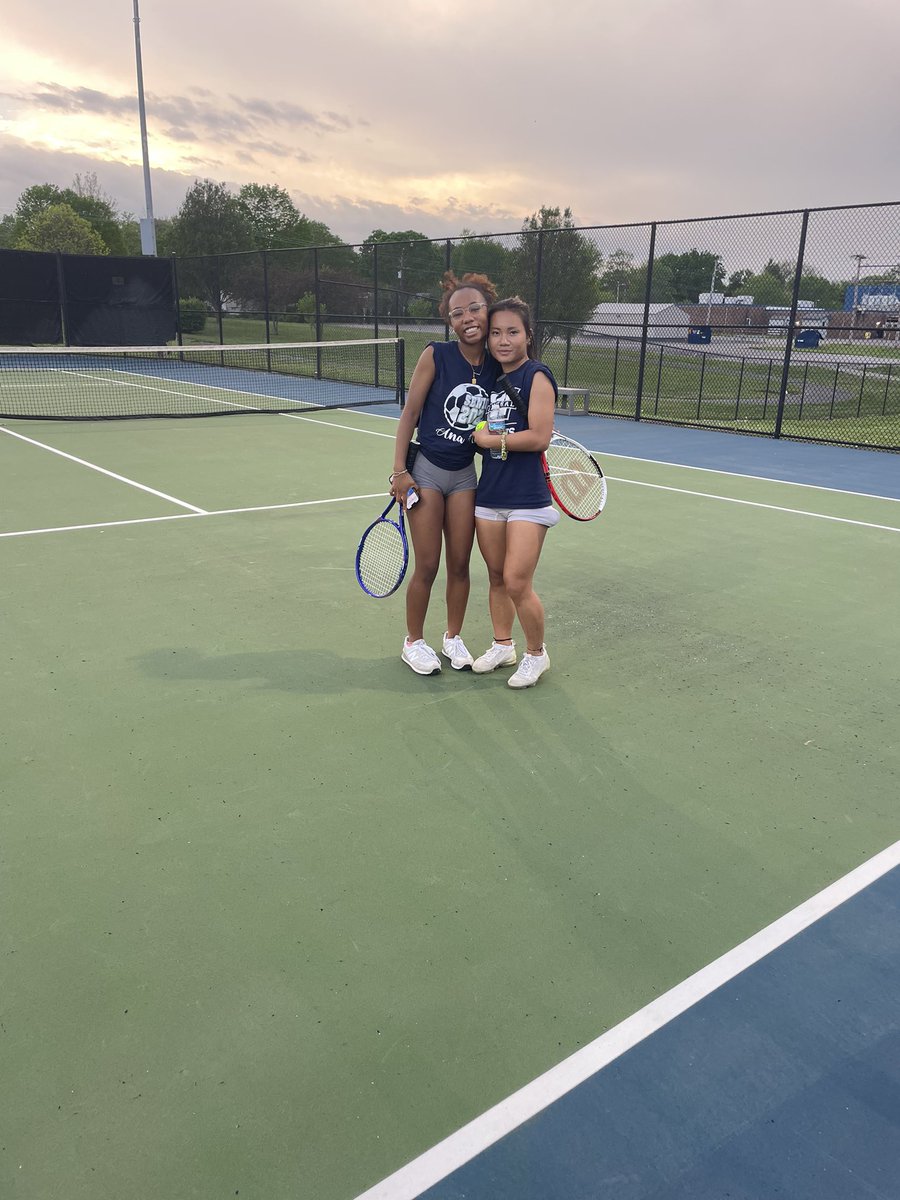WCAthleticDept's tweet photo. It was a picture perfect night for some tennis here at WCHS as both teams squared off with Franklin-Simpson.

The Lady Dragons fell 3-2 on the evening while the Dragons boys team won their match 4-1. 

Coach Pitts and the Dragons got something brewing! https://t.co/tD2opP1Awe