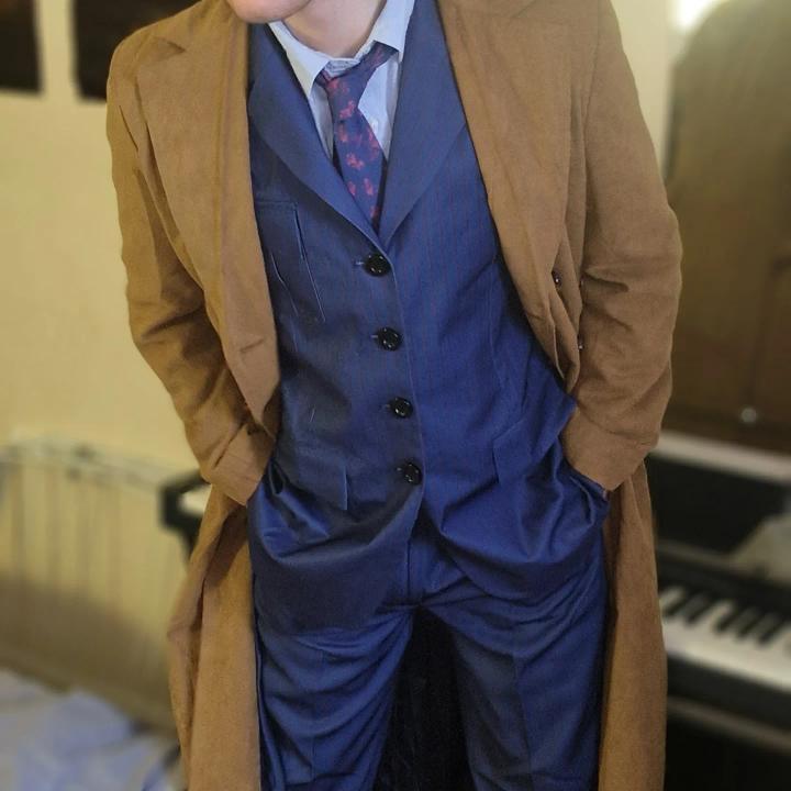 cosdaddycostume's tweet photo. 10th Doctor Blue Suit Updated Version Sharing
.
Cosplayer: @tennant0ftime(Instagram)
.
Costume from @cosdaddycostume
.
#DavidTennant #DoctorWho #cosdaddy https://t.co/3mwLTS2VER