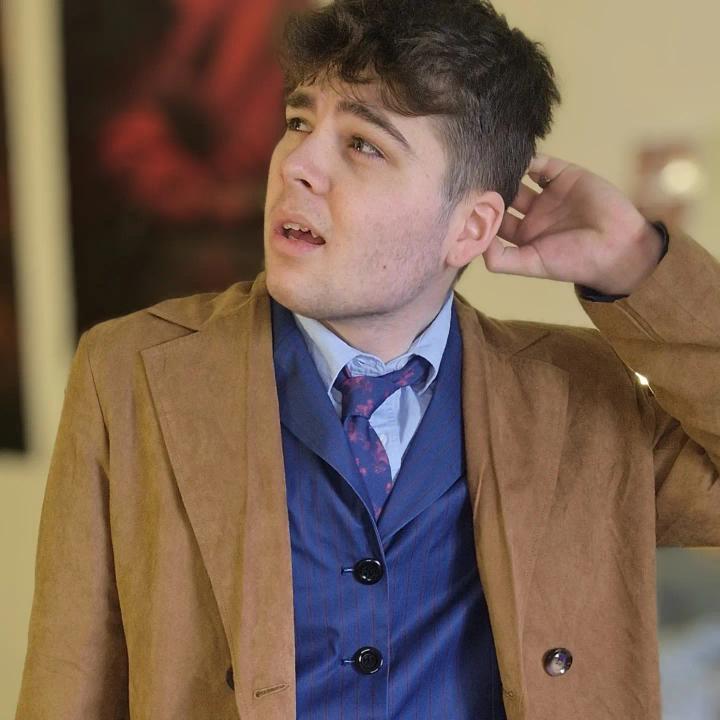cosdaddycostume's tweet photo. 10th Doctor Blue Suit Updated Version Sharing
.
Cosplayer: @tennant0ftime(Instagram)
.
Costume from @cosdaddycostume
.
#DavidTennant #DoctorWho #cosdaddy https://t.co/3mwLTS2VER