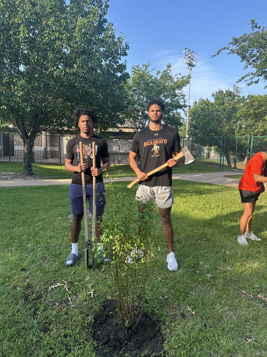 BearkatsMBB's tweet photo. Our guys getting it done during the CUSA Earth Day Initiative 🌱 😎
#CUSACares https://t.co/naxI0TkjNq