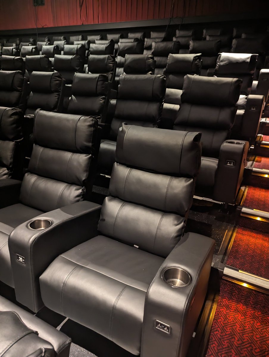 here at the Chinese Multiplex for another #TCMFF and beyond thrilled to see they've plushed up the seats since last year 😭🙏