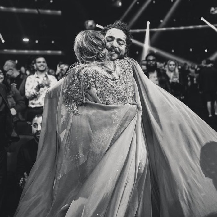 thaysversion's tweet image. i'm CRYING 🤍😭 I LOVE THEM SO MUCH!!!!!! #TSTTPD