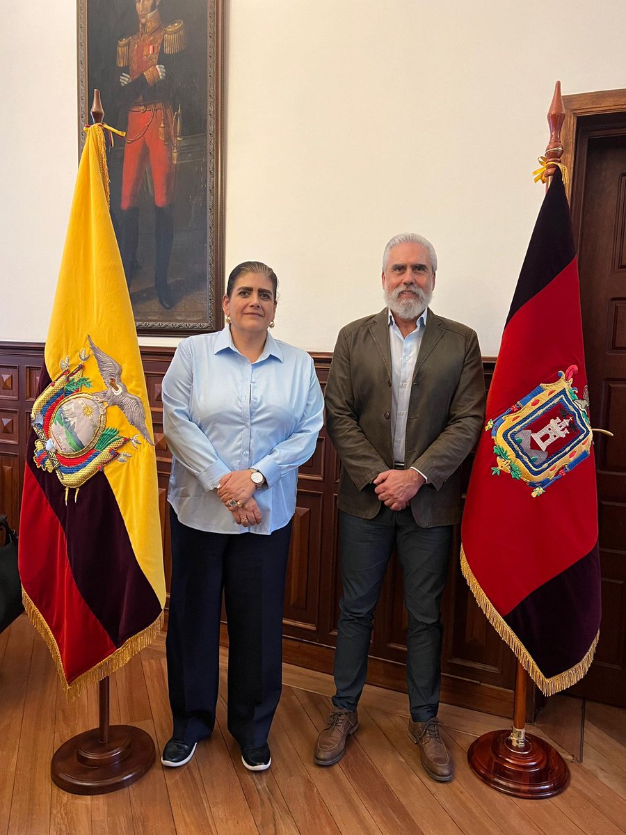 goberazuay's tweet photo. 📍#Quito || El Gobernador @SantiagoMaloGo1 mantuvo reuniones junto a la Ministra de Gobierno, Mónica Palencia, para tratar temas de importancia para el #Azuay.
👉🏼 Gobernabilidad, #seguridad y control para nuestra provincia.
Trabajamos por un #AzuaySeguro en #ElNuevoEcuador 🇪🇨. https://t.co/je3vKprkXL