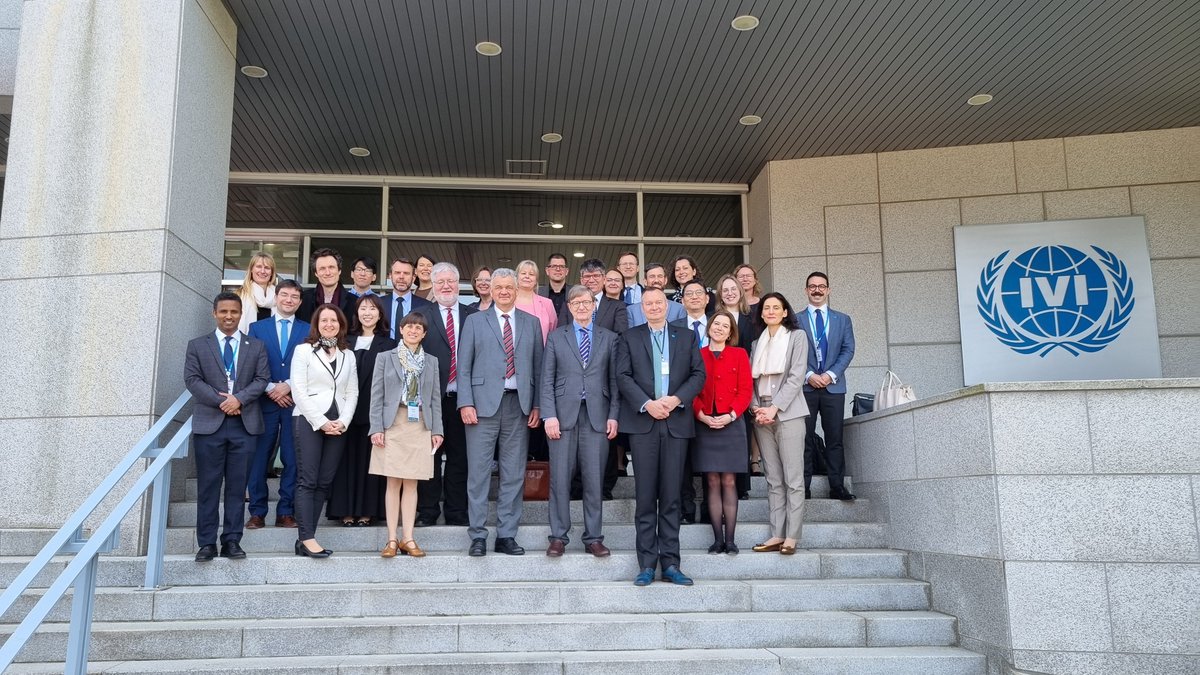 drflorianmarks's tweet photo. On April 18, 2024, @IVIHeadquarters hosted an @helmholtz_en and @GermanyinKorea 🇩🇪delegation at our HQ in Seoul. Exciting talks on future collaborative opportunities in global health and beyond. #Collaboration #GlobalHealth https://t.co/VQRjtKo0d1