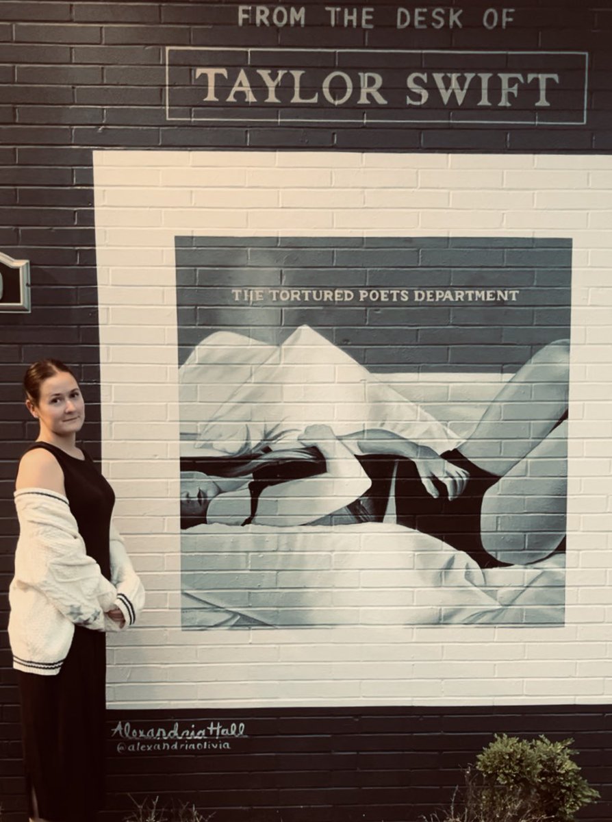 swiftiefromindy's tweet photo. #TaylorSwift #TTPDBoardMeeting #ttpd 
2 hours til the department conducts its first meeting @taylorswift13 @taylornation13 https://t.co/hv6VKen1TZ