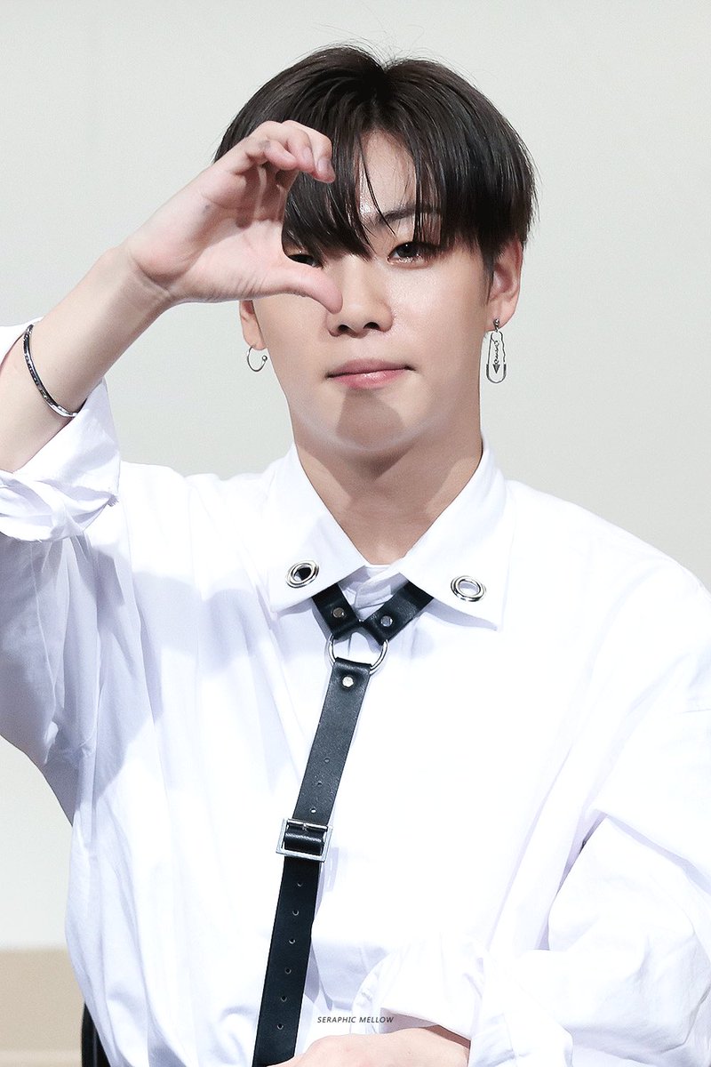 seraphicmellow's tweet photo. n년전 창윤이 

#이션 #이창윤 #ETION 
#ONF #ONOFF #온앤오프 https://t.co/LtubnYPqWS