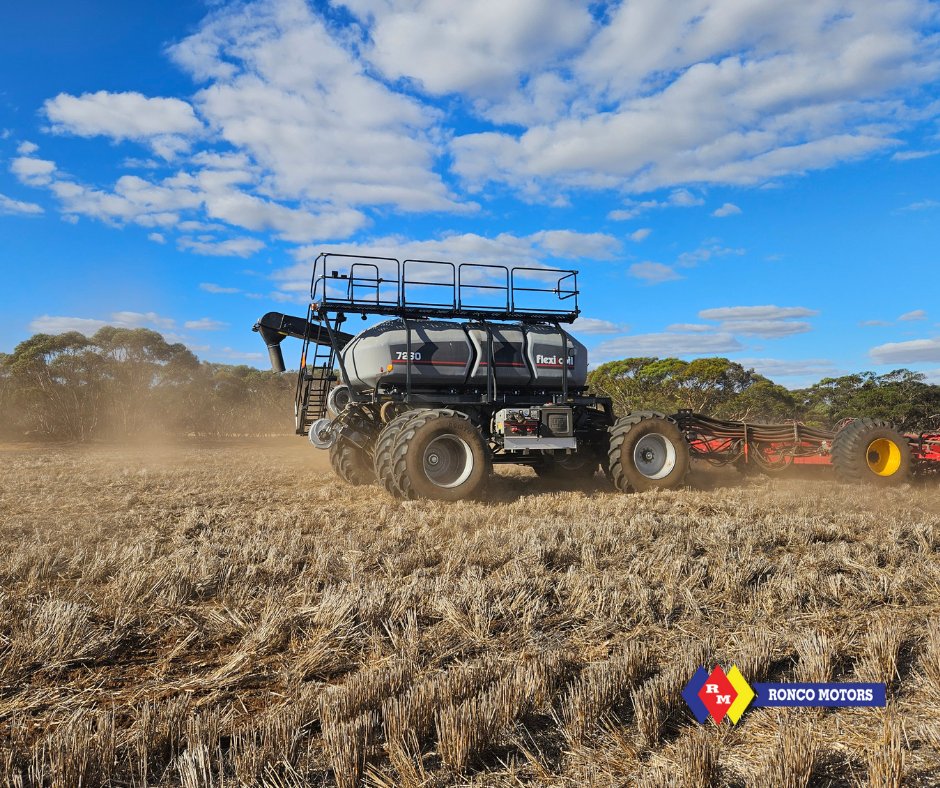 From the factory to your farm - we'll be there.
Earlier this month we commissioned a new Flexi-Coil 7260 liquid air cart at Walch Farms, the first of its kind in the world.