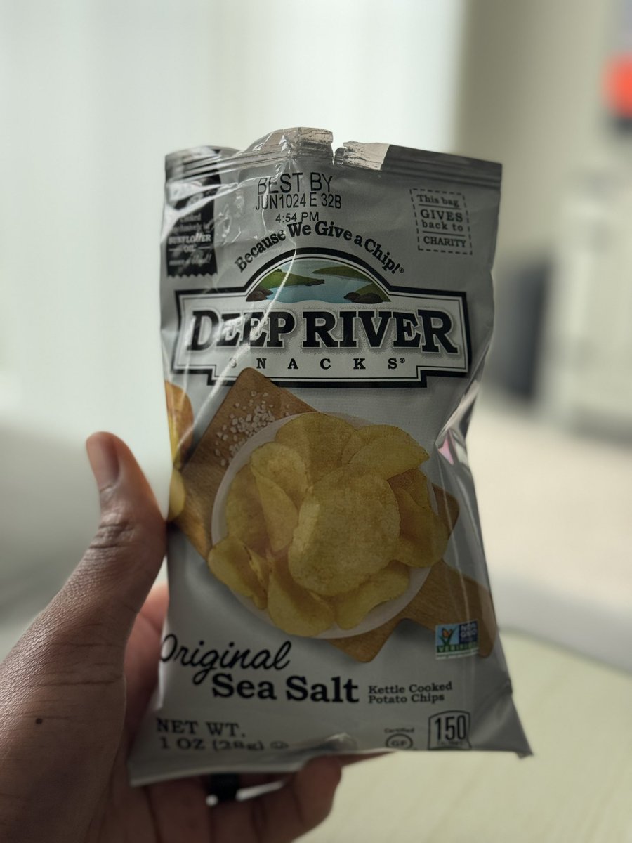 CommunityClyde's tweet photo. @deepriversnacks hey. I feel disrespected. Why did I open my fresh bag to see little to no chips inside? Please tell me this is a joke and make amends. https://t.co/XPWlEceJYG