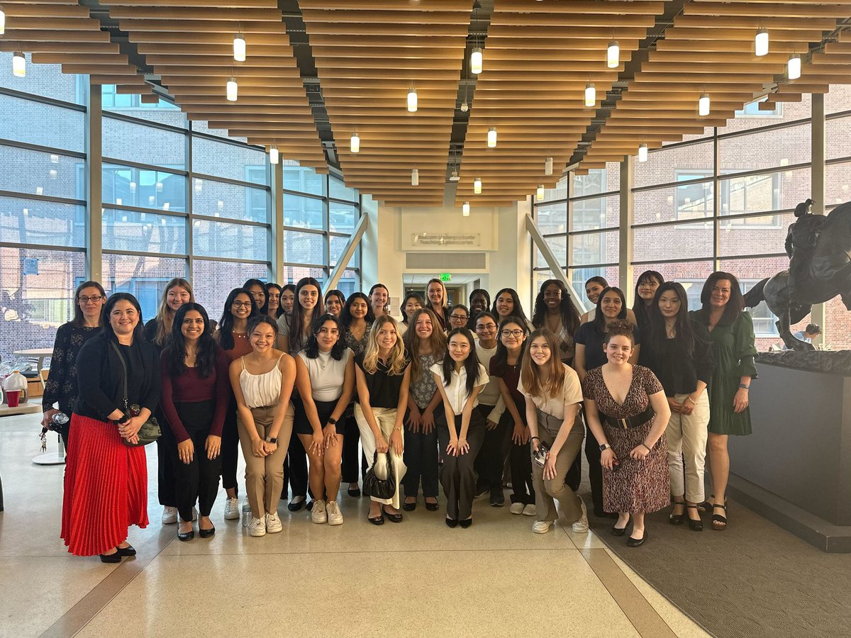 Thank you to the JHU’s Women’s Pre-health Leadership Society for an invite to speak at the Spring Conference!! Great to meet the future leaders in healthcare!! @JohnsHopkins @brady_urology #WomenInMedicine