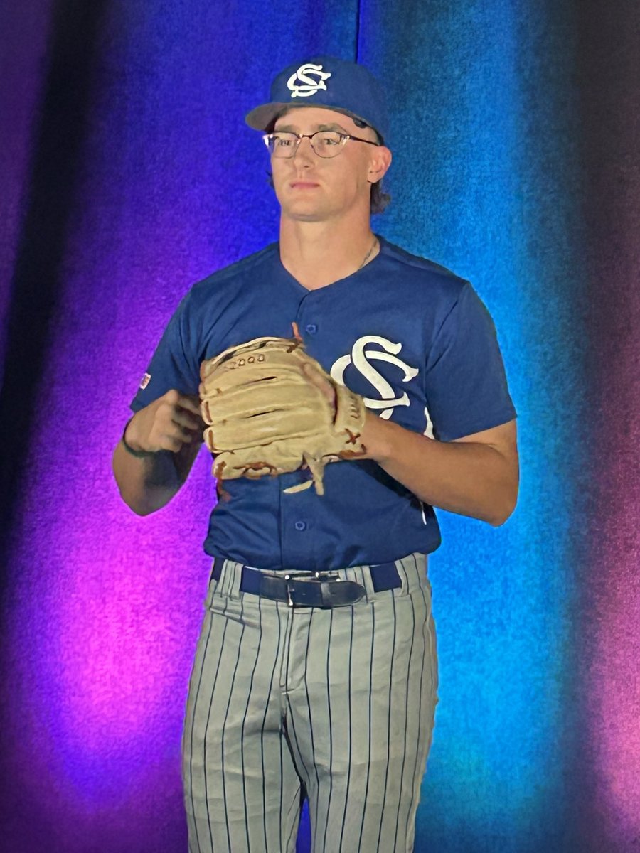 SCCFALCONS's tweet photo. Diamond Falcons respond in a BIG way beating the College of Marin in the “Ville,” 13-3!
Soph RHP Mateo Santos (Bethel HS) goes 7 strong innings with 8K’s, Soph 3B Connor Ross provides the offense with 4 hits, 3RBI’s including a 2 run HR!
#falconsfly
#winaseries https://t.co/4NbJZUwPlr