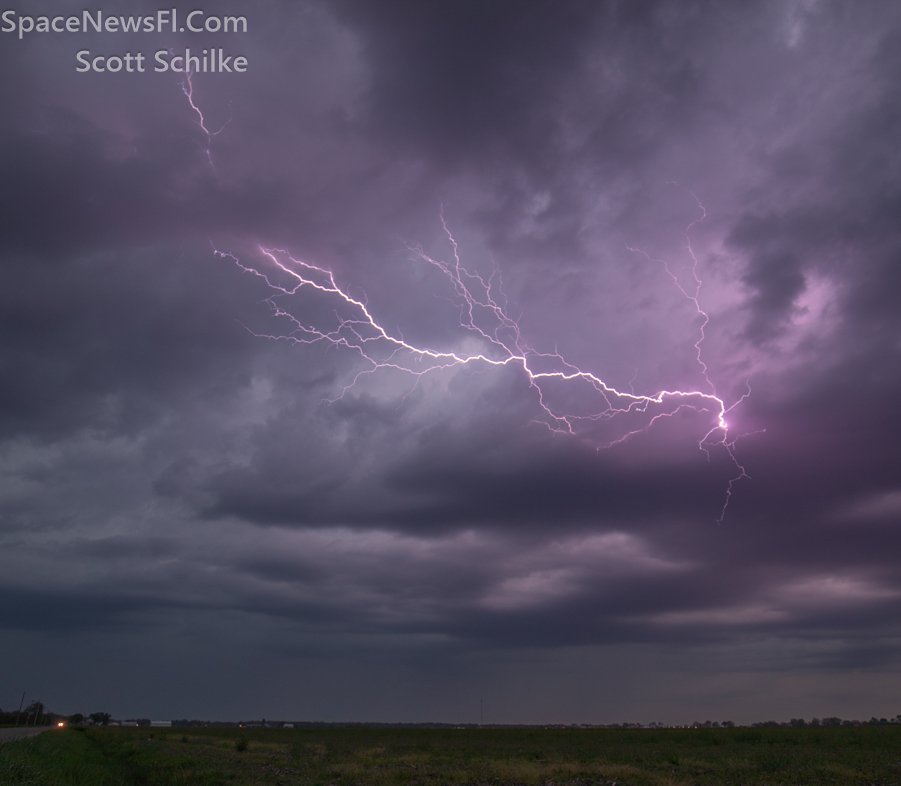 The #severe #warned #storms over #Effingham #Illinois had some cool lightning crossing overhead and rotation but no #tornado near I-70 this shot looking east at 7:00 PM 4-18-24 @LiveStormChaser spacenewsfl.com