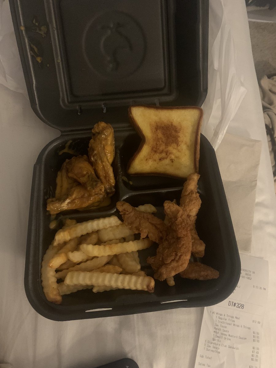 7ftwonder's tweet photo. @Zaxbys and this is why I’m never eating at your establishment again. Small wings, tenders the size of a nugget and a horrible signature club https://t.co/3uMIZa1lqv